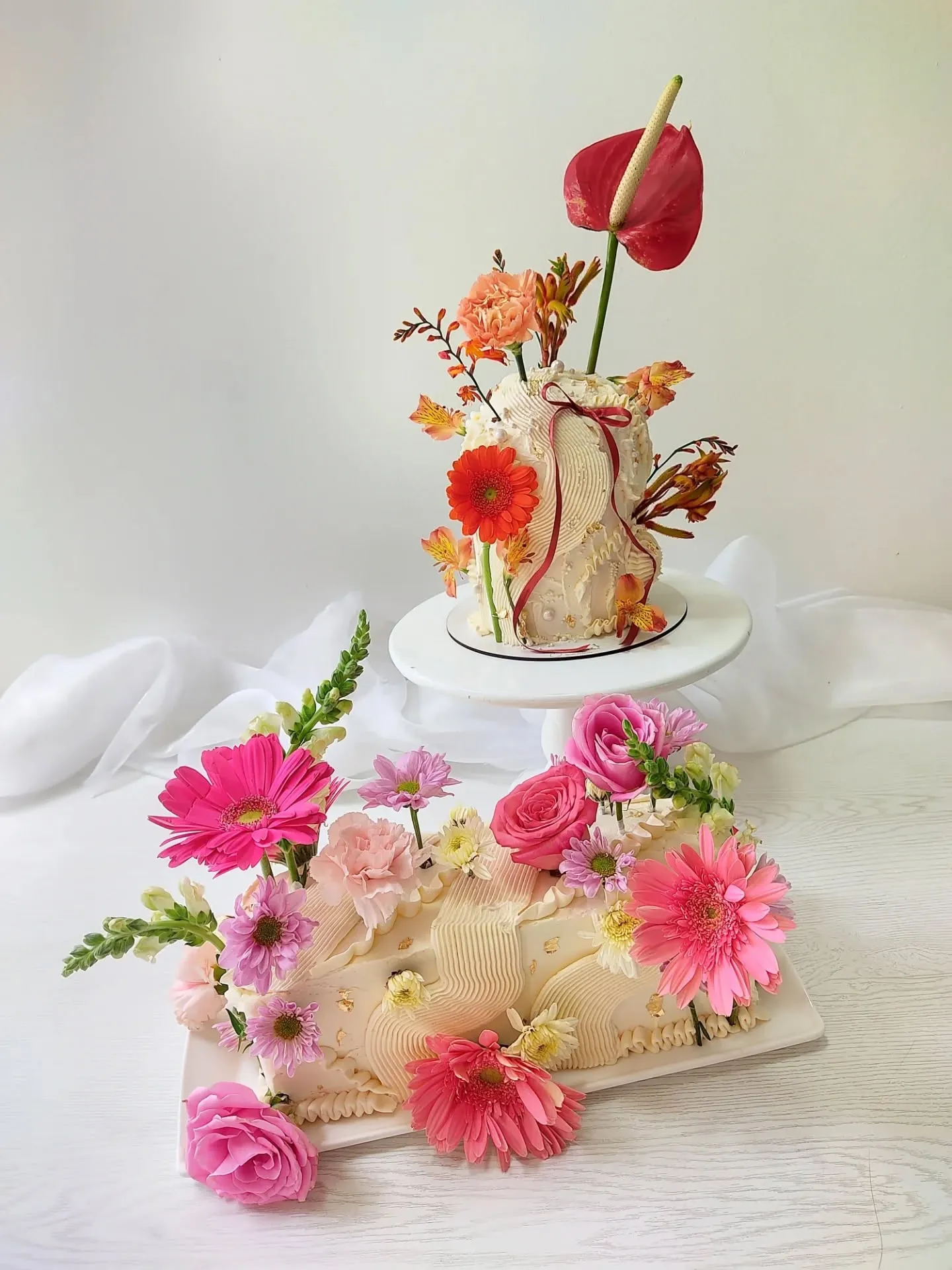 Pastel floral de varios niveles